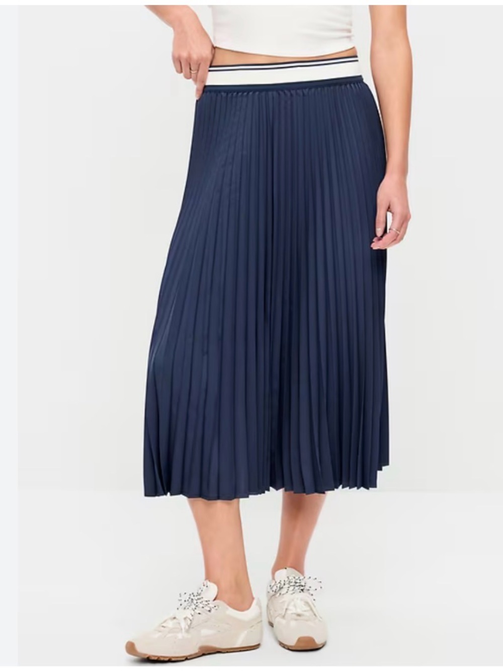Old Navy NWT Fan Pleat Quick Dry Skirt in Navy